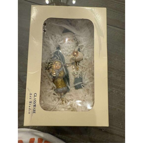 New Glassware Art Studio Ornament - Picture 4 of 4